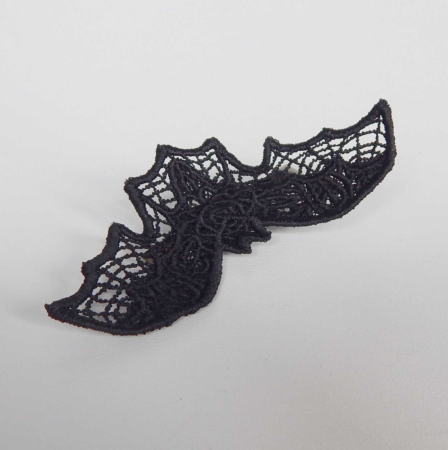 Shadowlace Bat Clip