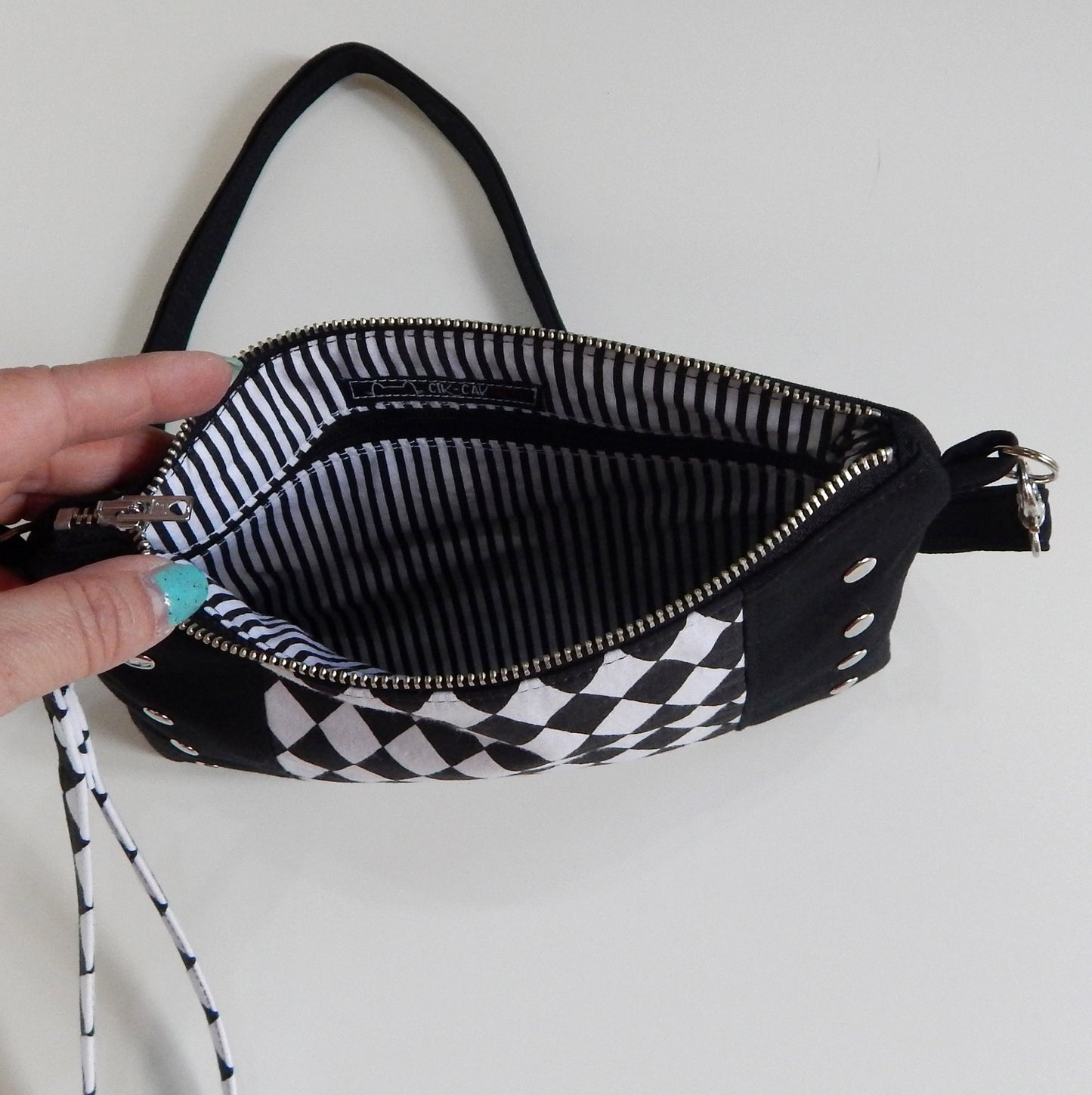 Rock Rhombus Crossbody