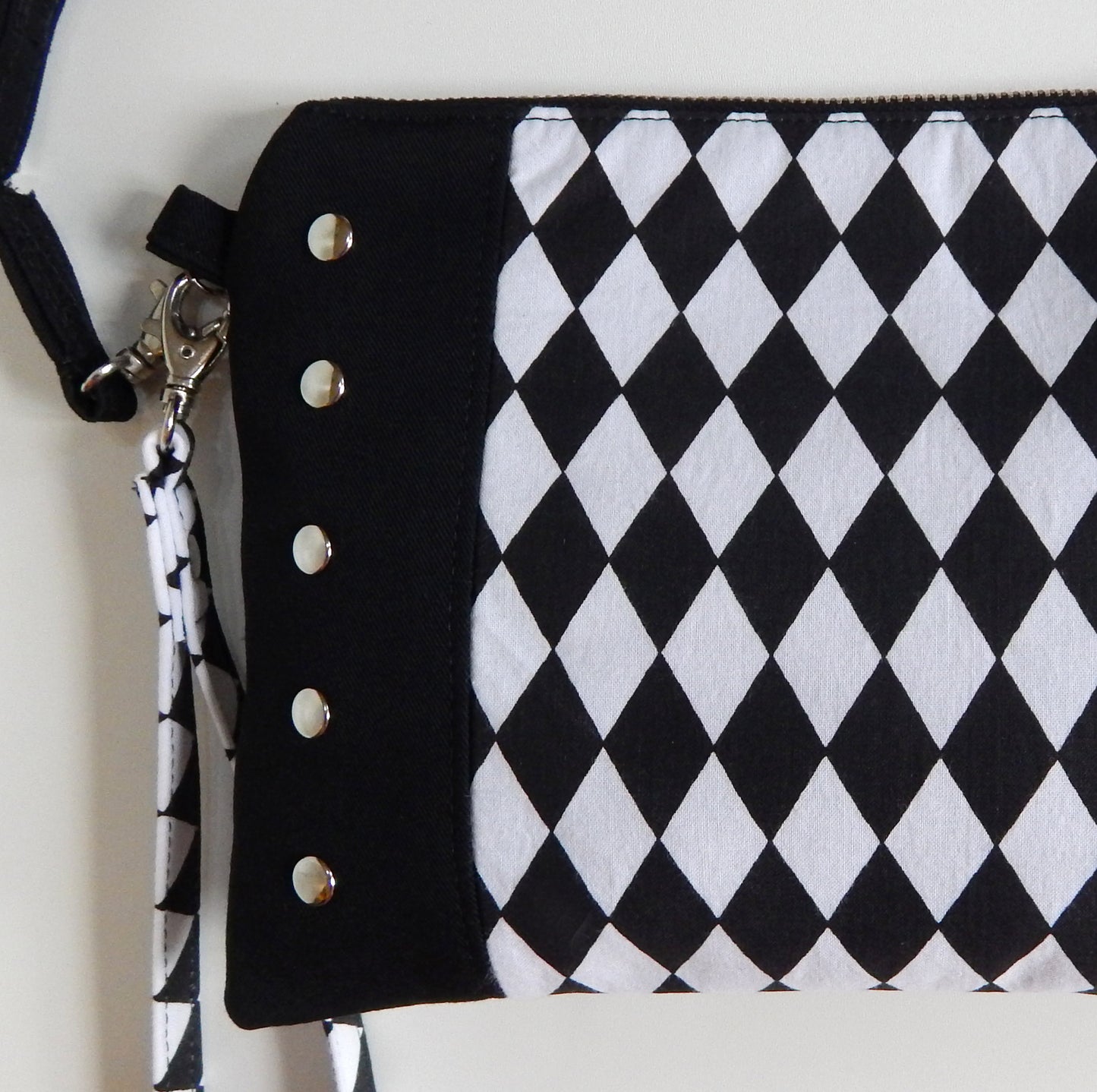 Rock Rhombus Crossbody