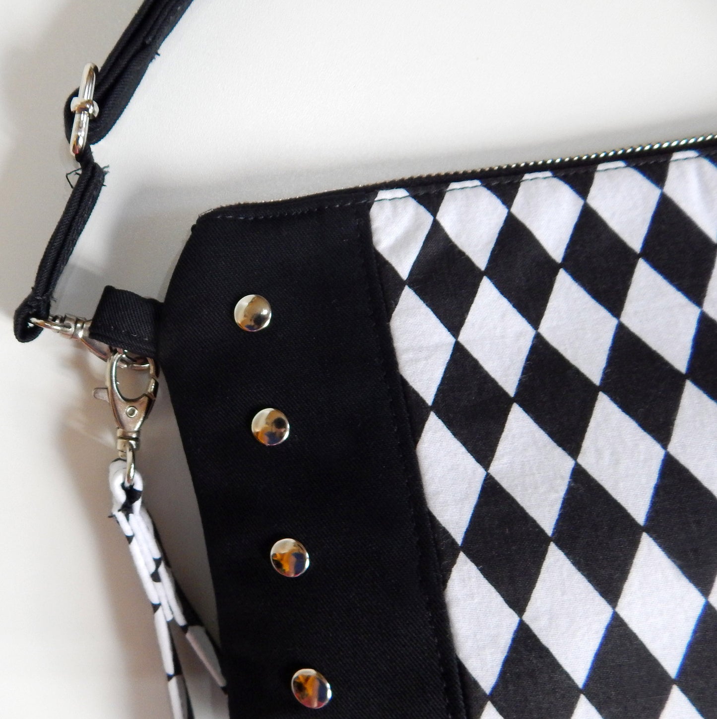 Rock Rhombus Crossbody
